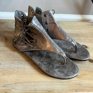 Pierre Dumas thong In silver